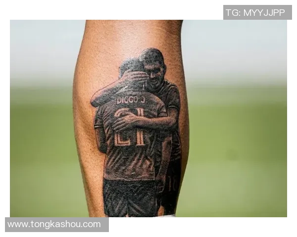 纹身艺术与足球明星的完美结合探索独特图案背后的故事与意义 纹身艺术与足球明星的完美结合探索独特图案背后的故事与意义