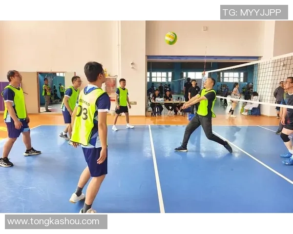 南京排球队荣登排球意识排行榜第二名展现团队实力与战术智慧 南京排球队荣登排球意识排行榜第二名展现团队实力与战术智慧