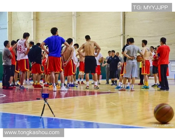 成都篮球队团队协作变革引发热议助力球队崛起与发展